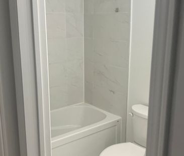 For Lease - 7590 Black Walnut Trail, Mississauga, Ontario - Photo 2