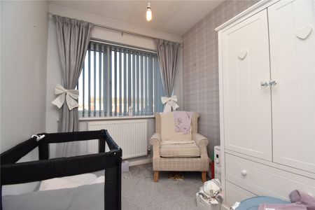 Kingsman Drive, Clacton-on-Sea, Essex, CO16 8UR - Photo 4