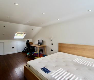 4 Bed Terraced House, Delafield Road, SE7 - Photo 3