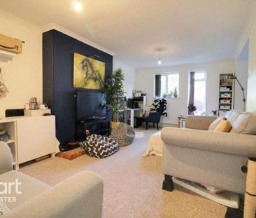 3 bedroom terraced house to rent - Photo 2