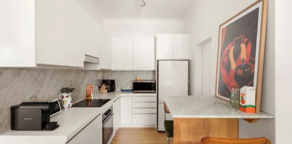 Stylish Art Deco Apartment with Oversized Entertainer's Terrace - Photo 2