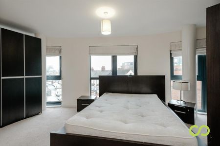 2 bedroom flat to rent - Photo 4