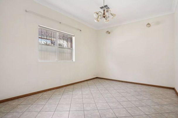 22 Daniel Street, Leichhardt - Photo 1