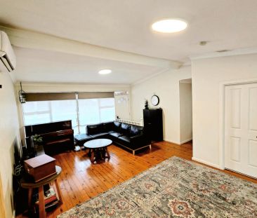 Peaceful Family Retreat in Prime Wahroonga Location - Photo 5