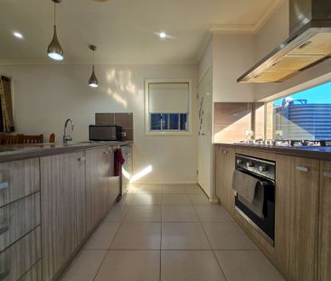 Modern Comfort in the Heart of Willowdale - 3 Bedroom Family Home - Photo 4