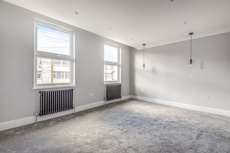 Fairlawn Park, London, SE26 - Photo 2