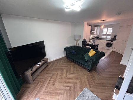 2 bedroom semi-detached house to rent - Photo 4