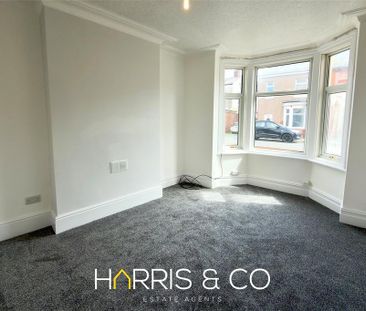3 bedroom end of terrace house to rent - Photo 1
