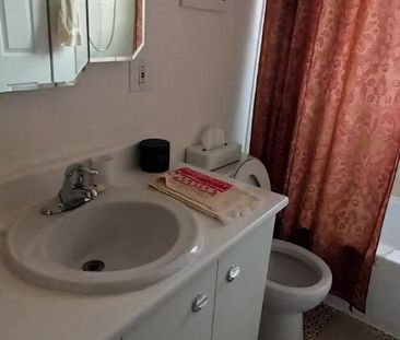 METRO MONTMORENCY 5 1/2 LIBRE 1ER JUILLET - Photo 4