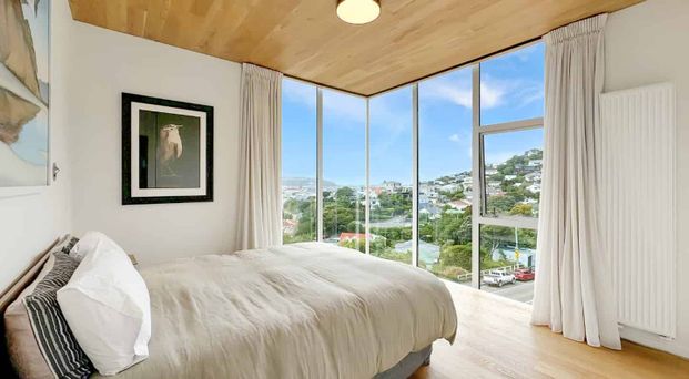Welcome home to 6 Crawford Road. - Photo 1
