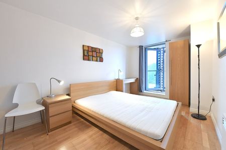 2 Bed Flat, Star Wharf, NW1 - Photo 5