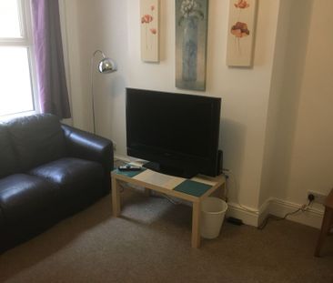 3 bedroom house - Photo 2