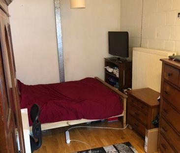 Room in a Shared House, Helios Road, SM6 - Photo 5