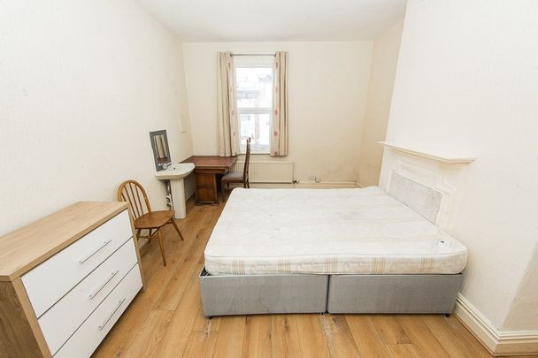 Claremont Villas, Hyde Park, Leeds - Photo 1