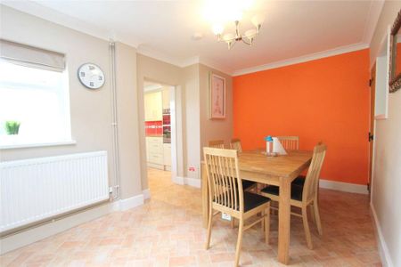 3 bedroom end of terrace house to rent - Photo 3