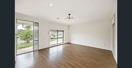 Spacious Family Home in Prime Hoppers Crossing Location - Photo 4