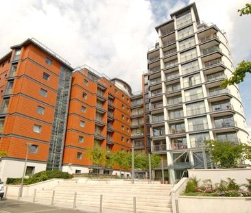 Holland Gardens, Brentford, London, TW8 0AZ - Photo 1