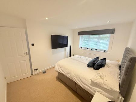 3 bedroom semi-detached house to rent - Photo 5