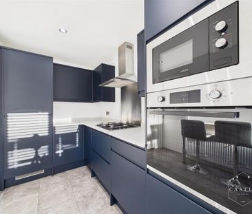 3 bedroom semi-detached house to rent - Photo 6