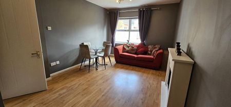 2 bedroom flat to rent - Photo 2