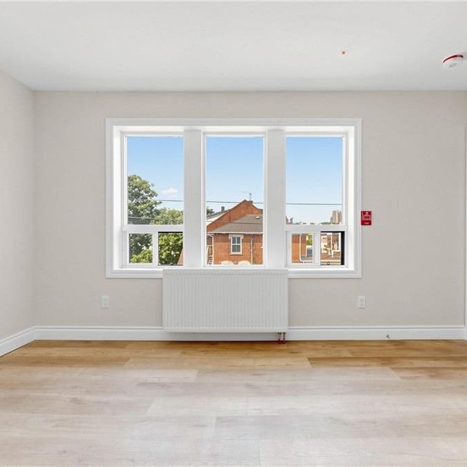 71 SANFORD Avenue S Unit# Unit 9, Hamilton, Ontario, L8M2G7 - Photo 1