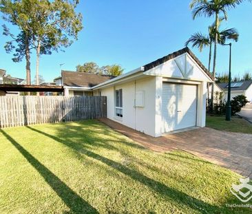 A SOUGHT-AFTER LOWSET UNIT IN A POPULAR COMPLEX! - Photo 2