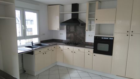 Location Appartement 4 pièces 110m² VILLERS LES NANCY 54600 - Photo 3