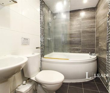 1 bedroom in a house share to rent - Photo 4