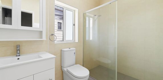 Lawn Maintenance Included - Spacious Family Home - Photo 2