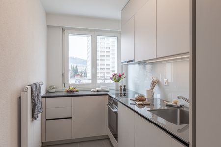 "Modern living guaranteed!" - Photo 3