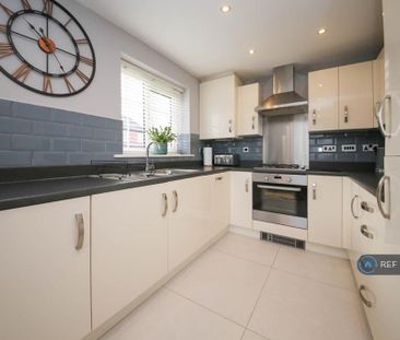 3 bedroom end of terrace house to rent - Photo 5