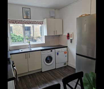 Room in a Shared House, Floyd Road, SE7 - Photo 3