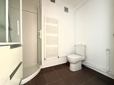 T3 - RUE DU CHÂTEAU - 50 m² - Photo 4
