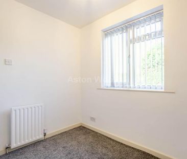 4 bedroom semi-detached house to rent - Photo 6