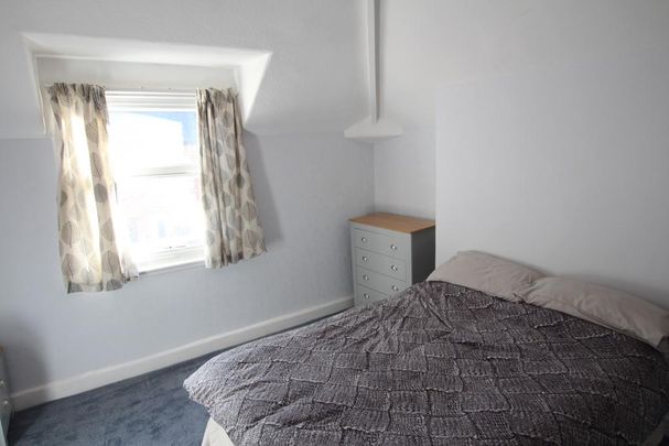 1 bedroom in a house share to rent - Photo 1