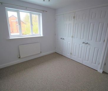 4 bedroom detached house to rent - Photo 2