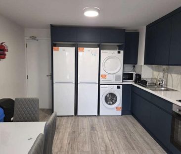 Greenford, UB6 - Photo 4