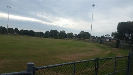 Frankston North - Photo 4