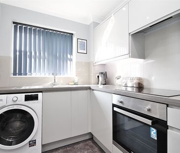 Alexandra Gardens, Woking, Surrey, GU21 - Photo 6