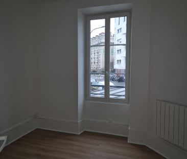 Appartement Paris 1 pièce(s) 19.63 m2 - Photo 1