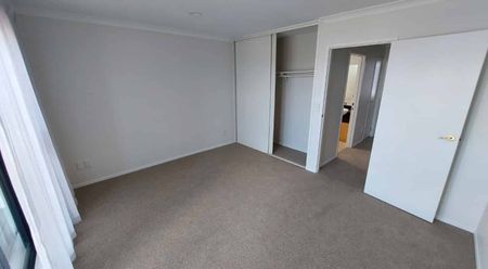 Modern Birkenhead Townhouse - Photo 2