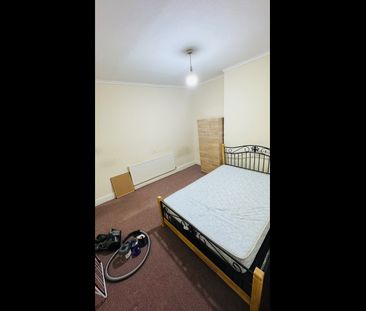 Room in a Shared Flat, Harold Road, E13 - Photo 3