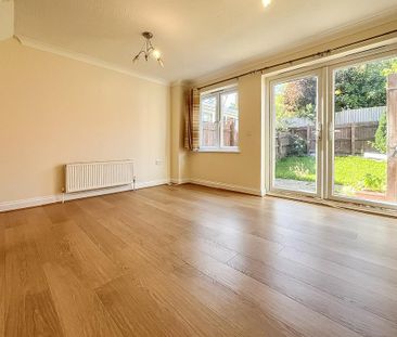 2 bedroom end of terrace house to rent - Photo 1