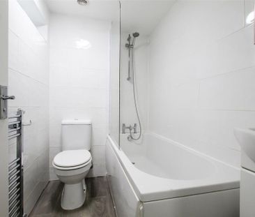 2 bedroom end of terrace house to rent - Photo 1