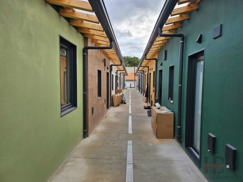 Moradia em Banda T0 - Photo 1