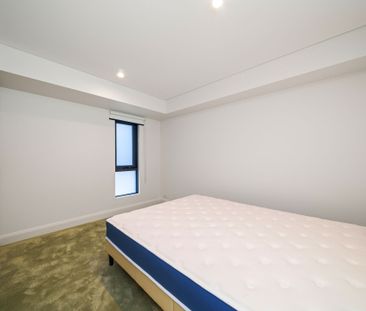 Brand New Large One Double Bedroom Apartment with Terrace - Photo 2