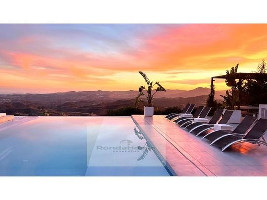 4 room luxury Villa for rent in Mijas, Andalusia - Photo 1