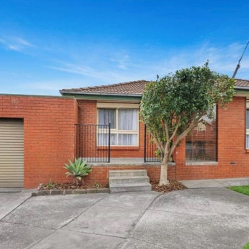 COMFORT & LOCATION - Photo 1