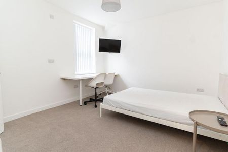 6 bedroom terraced house to rent - Photo 3