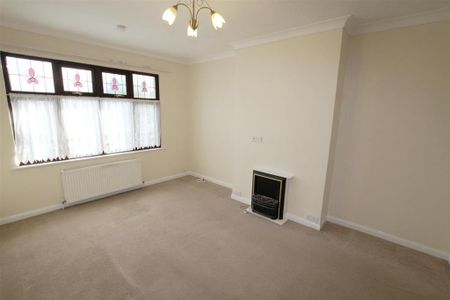 2 bedroom semi-detached bungalow to rent - Photo 3